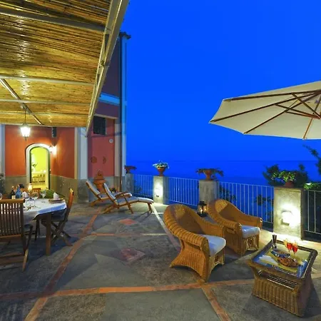 Palazzo Rocco - 2 - Sun Shining & Red Moon Willa *